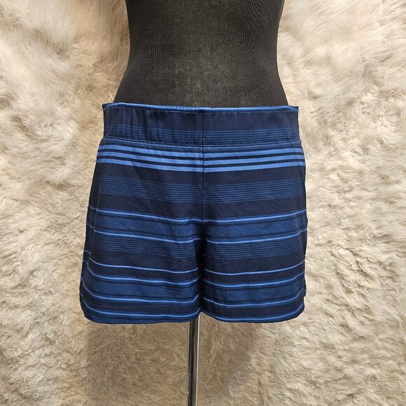 Under Amour Women's Blue Strips Team Chino Golf Fitted Shorts Size: 8 - Picture 1 of 7